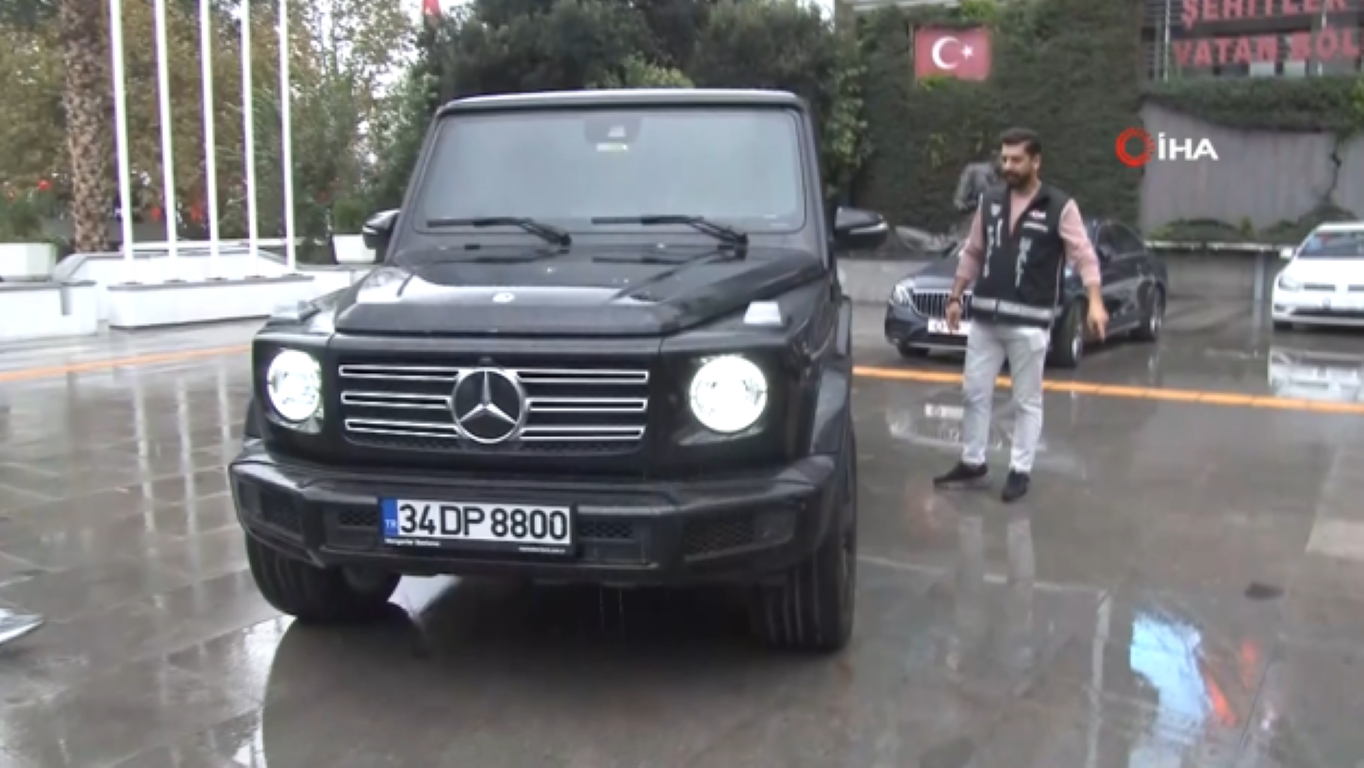 Dilan ve Engin Polat ailesine ait araçlar İstanbul İl Emniyet Müdürlüğünde sergilendi