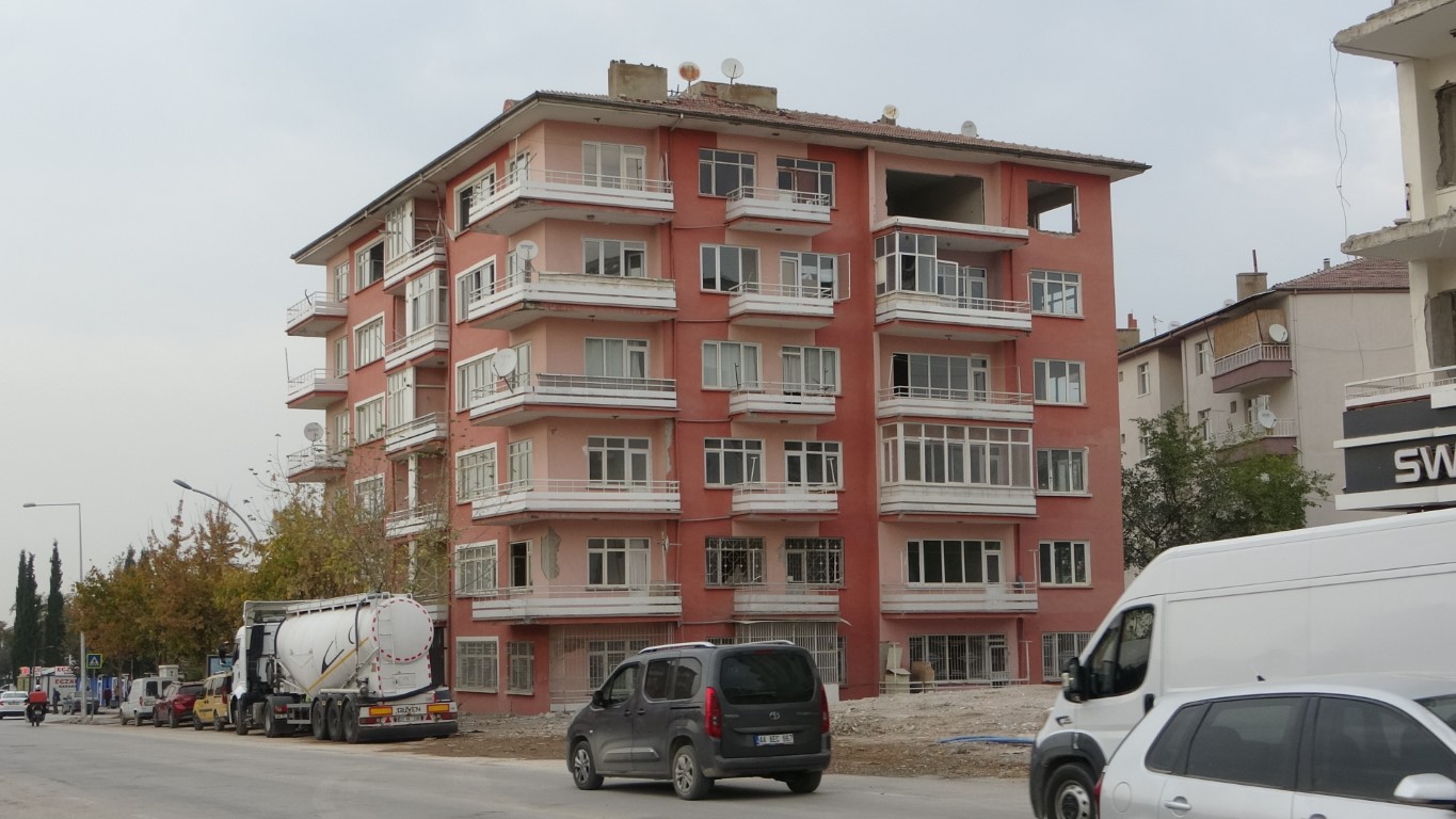 Deprem bölgesi Malatya’da konut satışları durdu