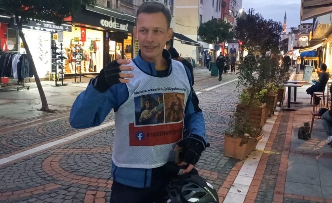 Hastalığıyla mücadele için 100 gün bisiklet sürecek Polonyalı Türkiye’de