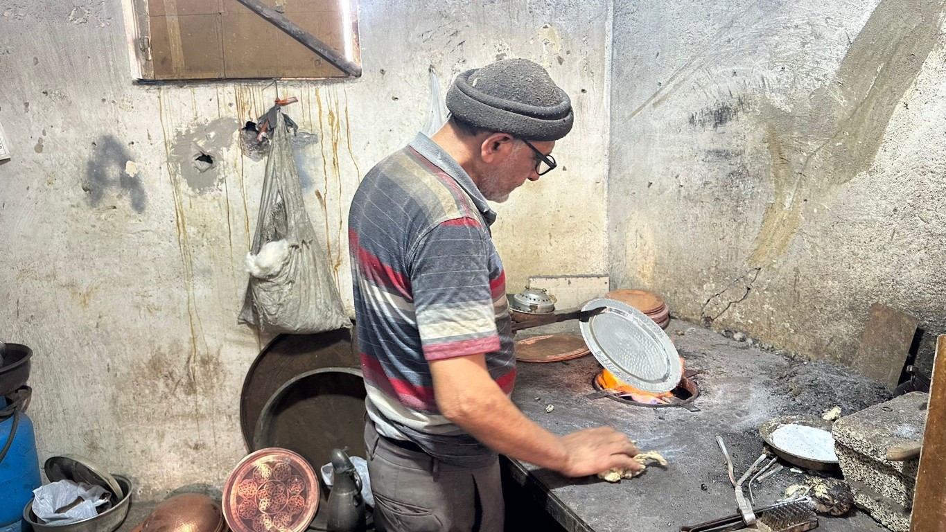 Gaziantepte 60 yldr 10 metrekarelik dkkanda kalayclk mesleini yaatmaya alyor