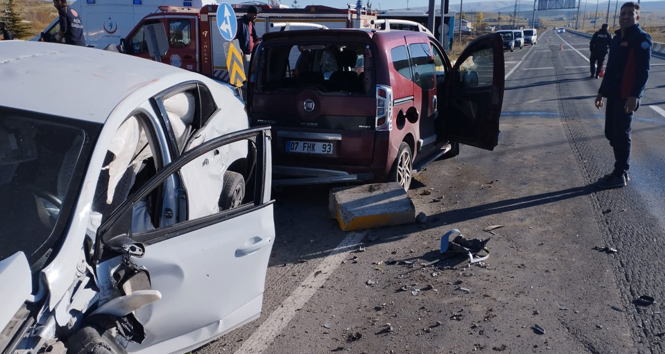 Ağrı’da iki otomobil çarpıştı: 7 yaralı