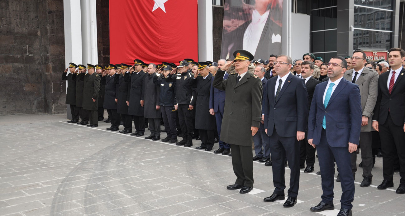 Atatürk ölümünün 85. yıldönümünde Kars’ta anıldı