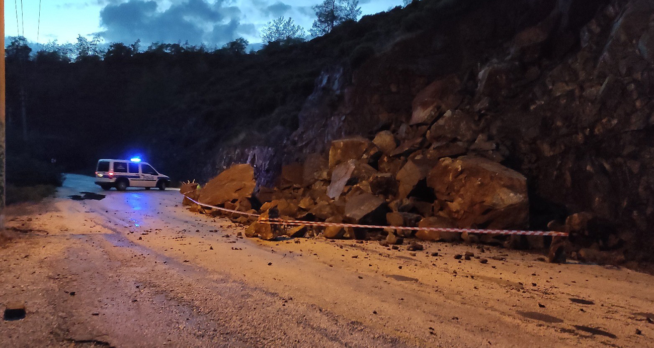 Fethiye’de Şiddetli Yağış Toprak Kaymasına Neden Oldu