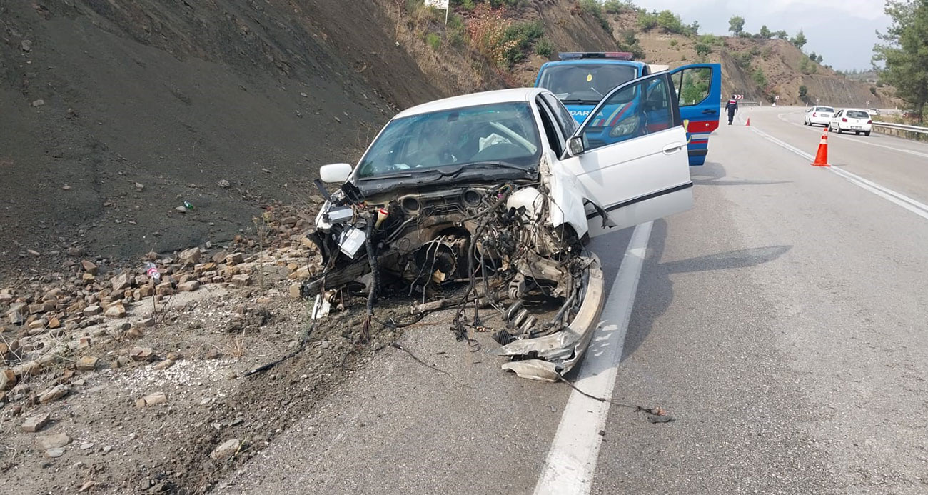 Burdur’da 3 araçlı zincirleme kaza: 5 yaralı