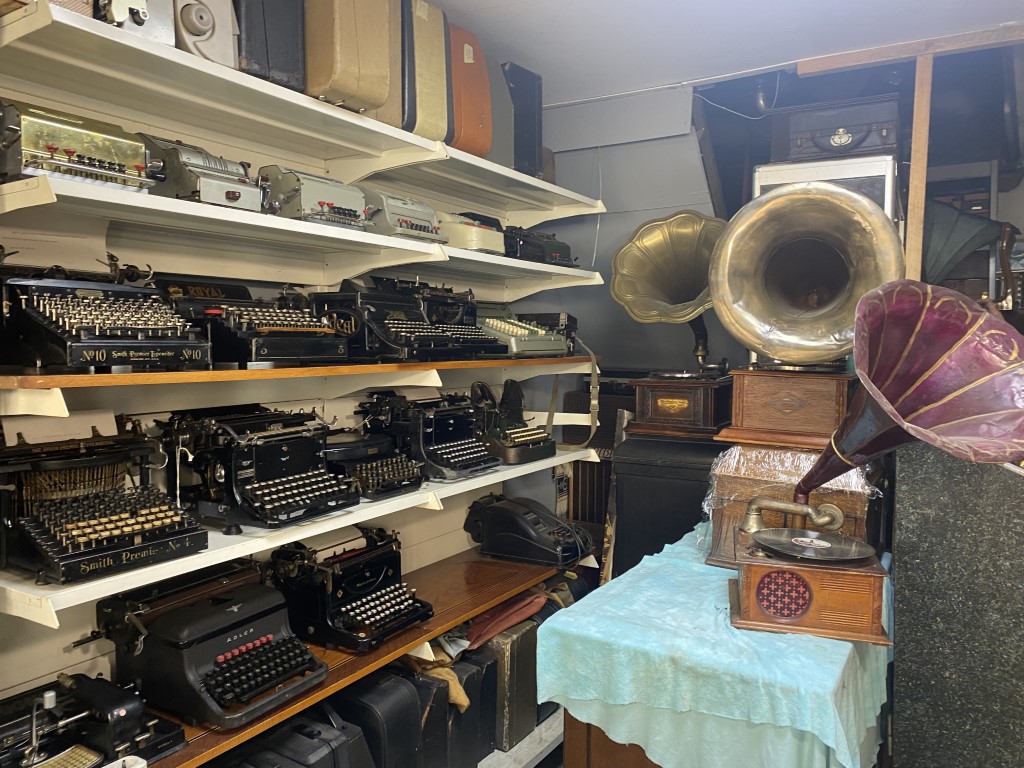 Bakırköy’de unutulmaya yüz tutmuş antikaları yaşatıyor