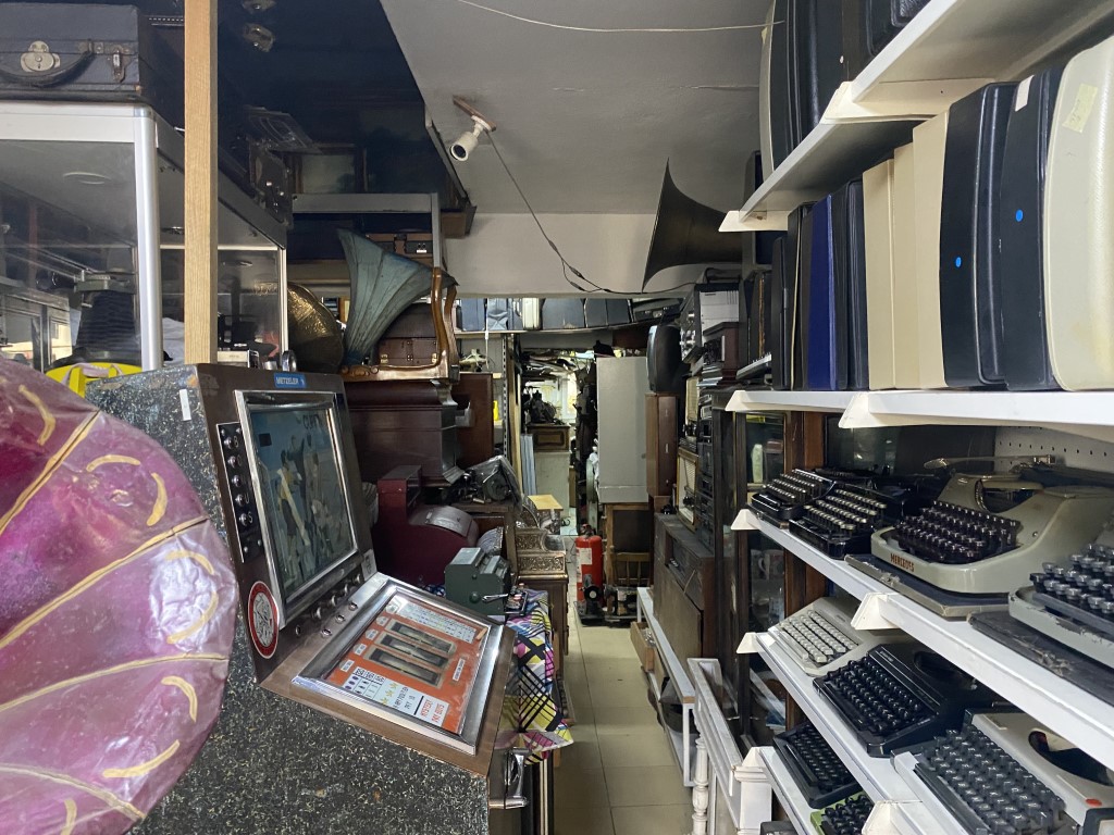 Bakırköy’de unutulmaya yüz tutmuş antikaları yaşatıyor