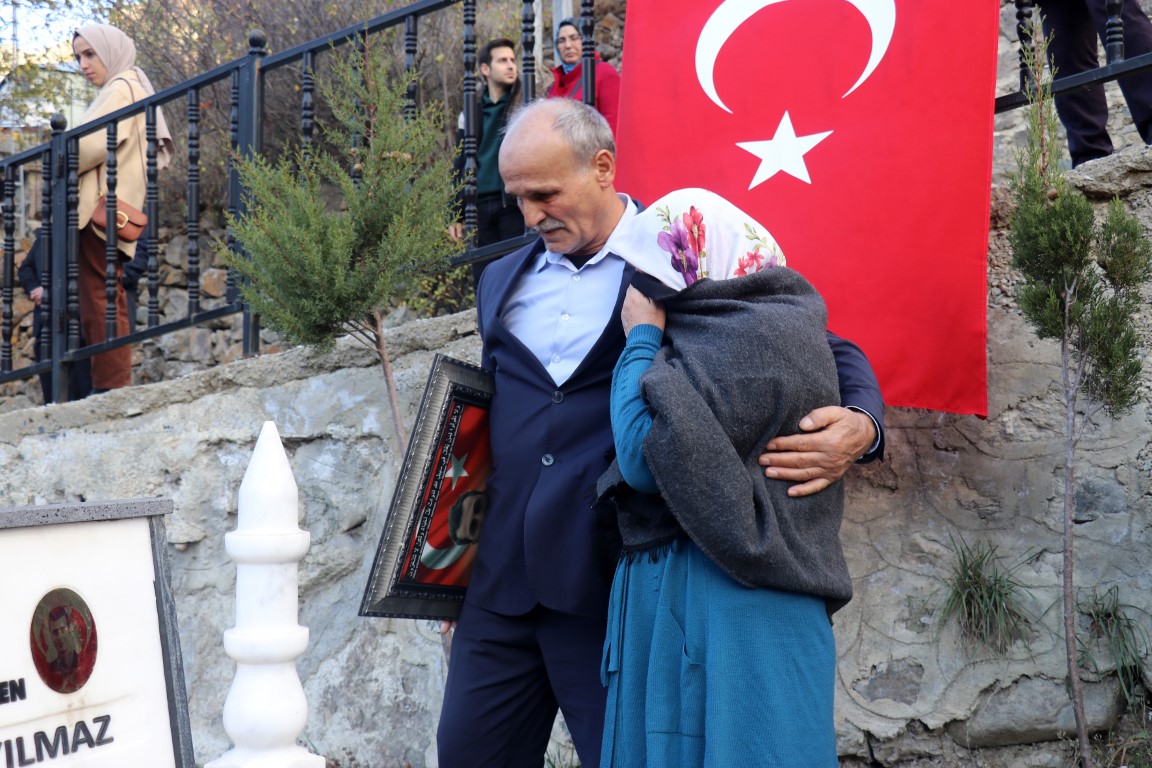 Şehit Öğretmen Necmettin Yılmaz kabri başında anıldı