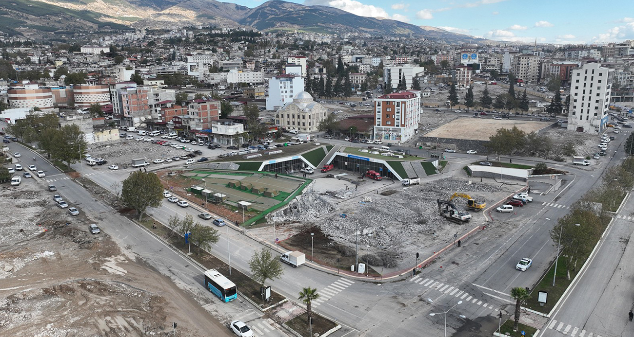 Kahramanmaraş’ta ikinci ’saçma yapı’ yıkılıyor