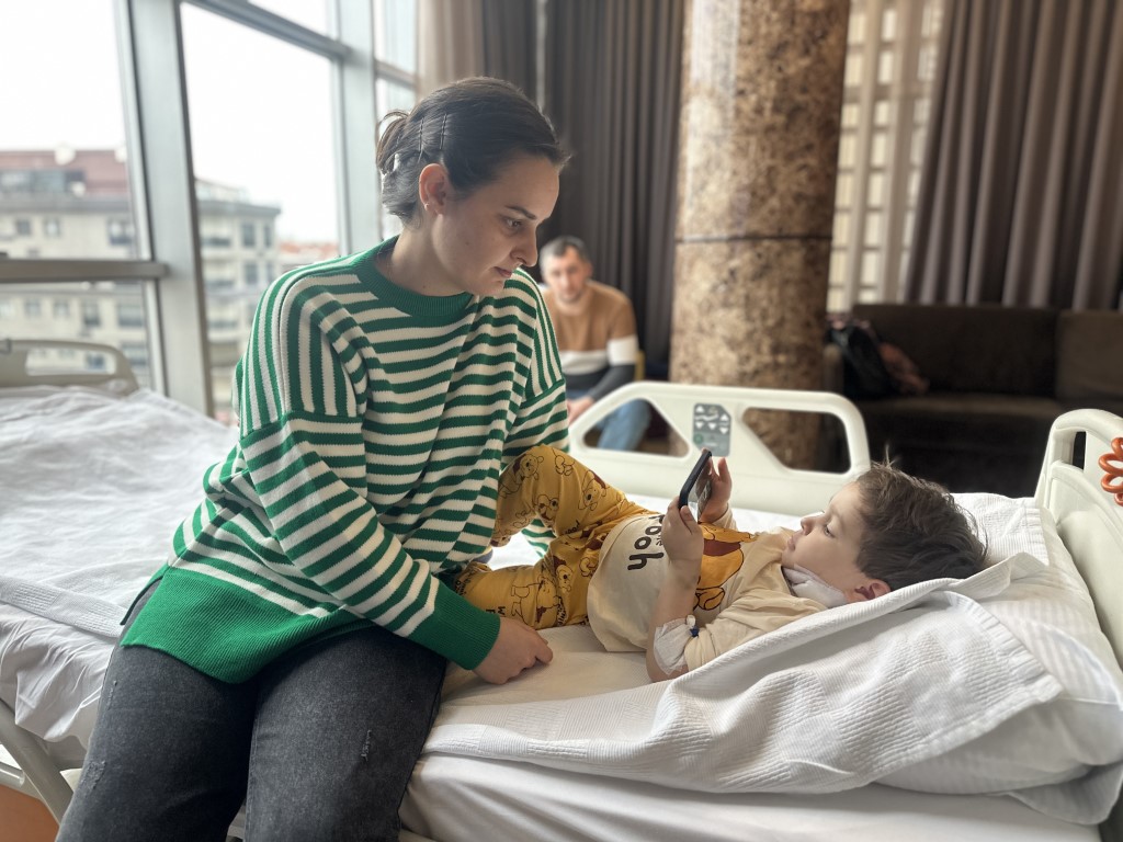 2 buçuk yaşındaki Gürcü Sandro, Türkiye’de hayata tutundu