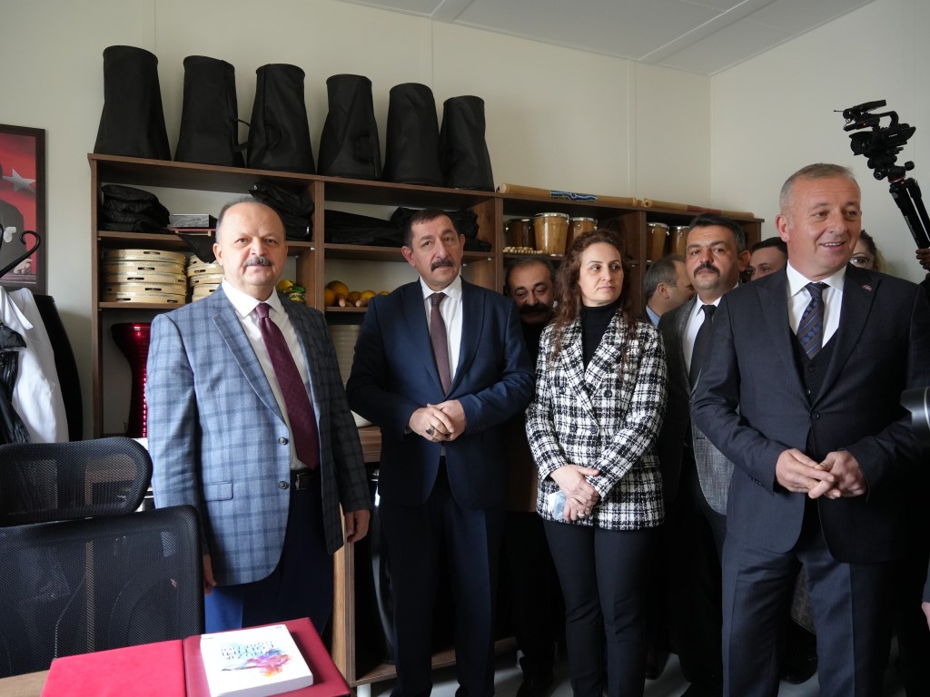 Özel bireylere umut olacak yaşam merkezi hizmete açıldı
