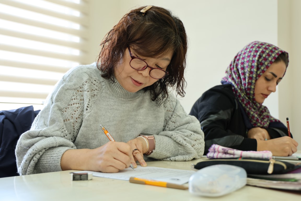Türkiye’yi gezen Güney Koreli kadın, hayran kaldığı Diyarbakır’da yaşamak için Türkçe öğreniyor
