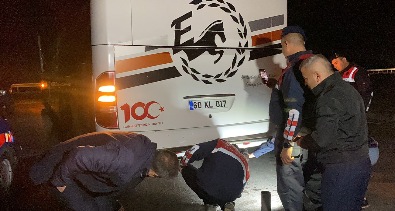 Tokat’ta yolcu otobüsüne kimliği belirsiz kişilerce ateş açıldı