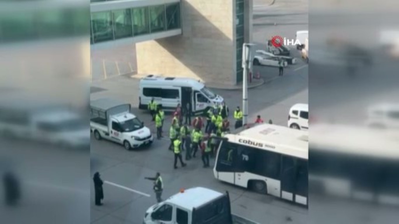 Anadolujet yolcusu Alman çiftin kavgası, Esenboğa Havalimanı’nı karıştırdı