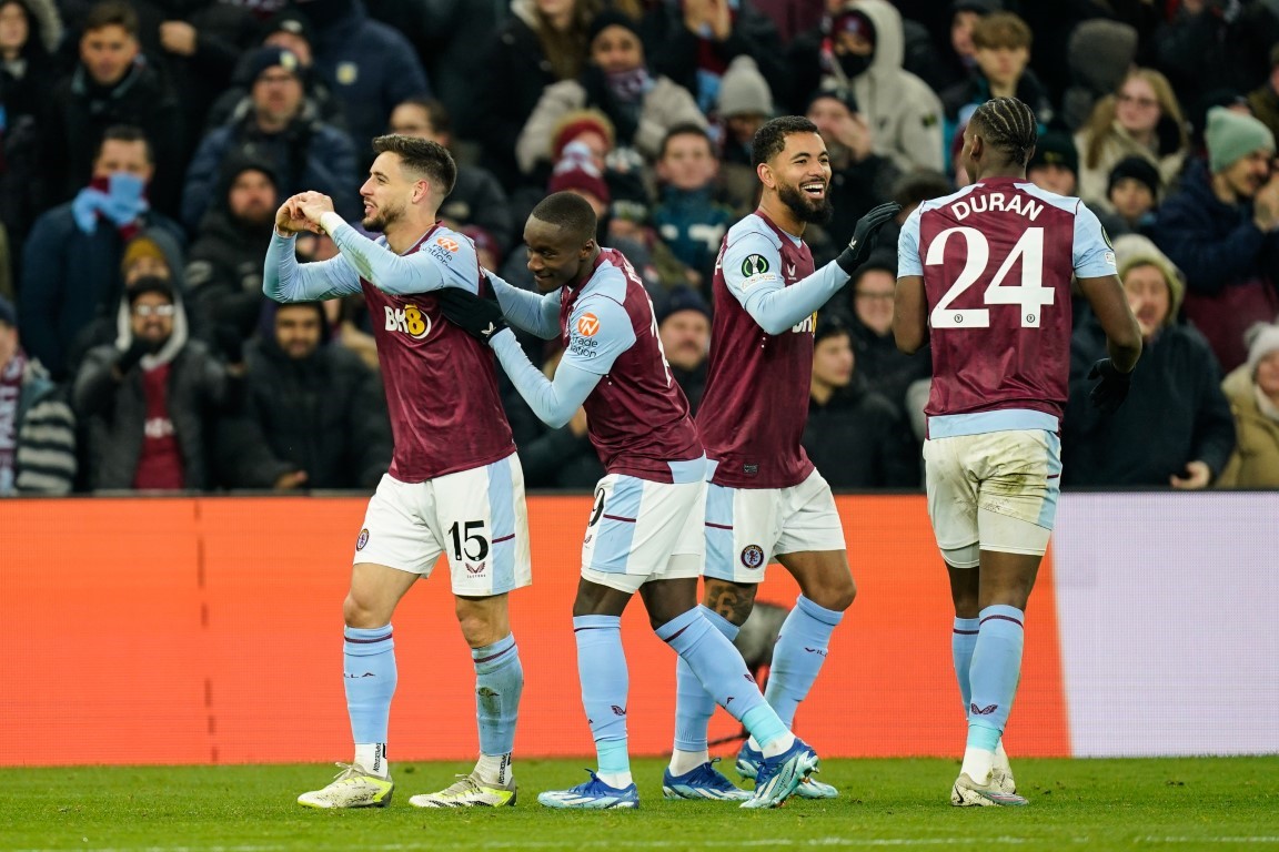 Premier Lig’de zirve yarışı kızıştı