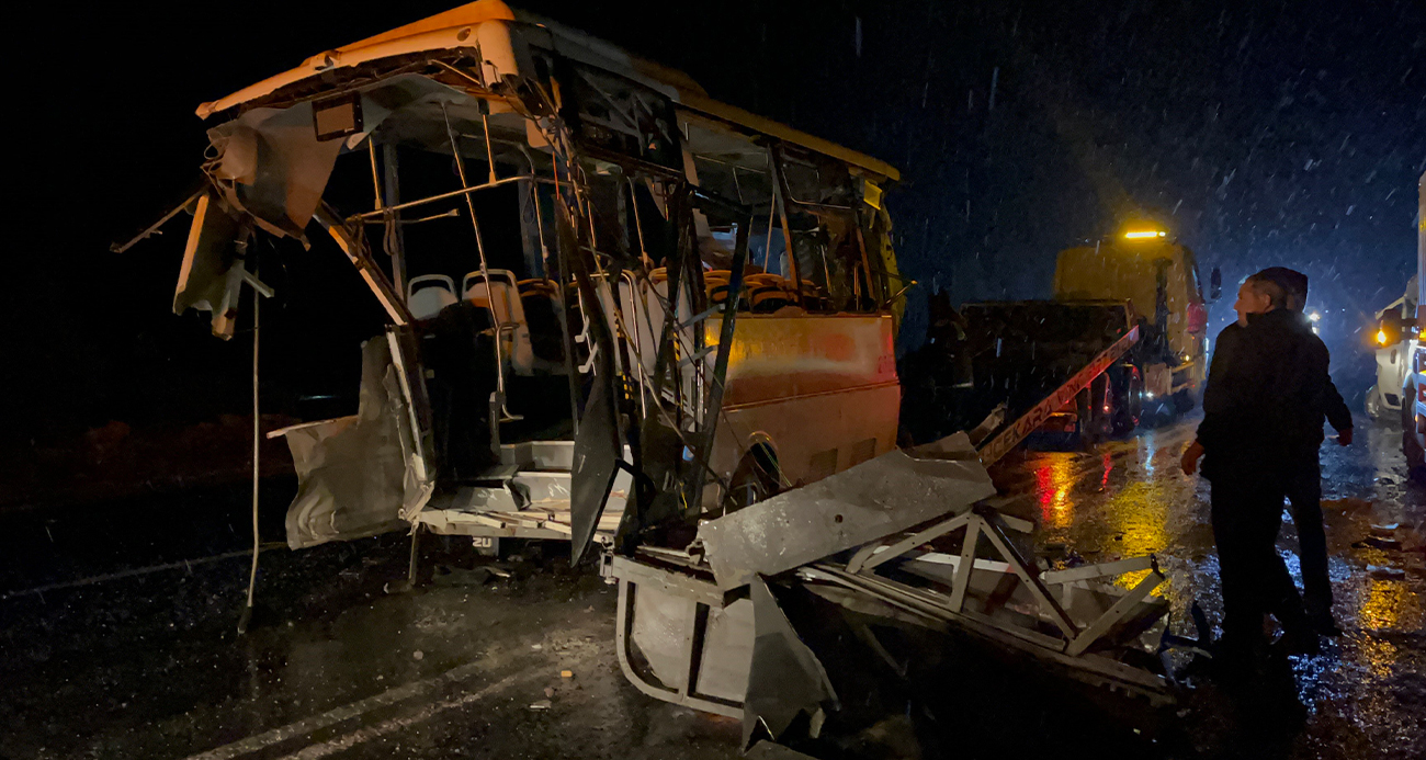 Eskişehir’de 2 belediye otobüsü ile 1 karavan çarpıştı: 14 kişi yaralandı