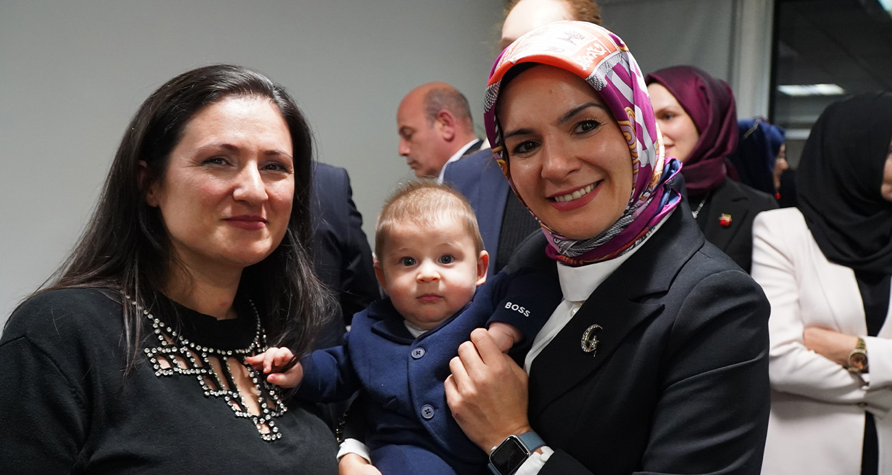 Aile ve Sosyal Hizmetler Bakanı Göktaş, Cenevre’de Türklerle bir araya geldi