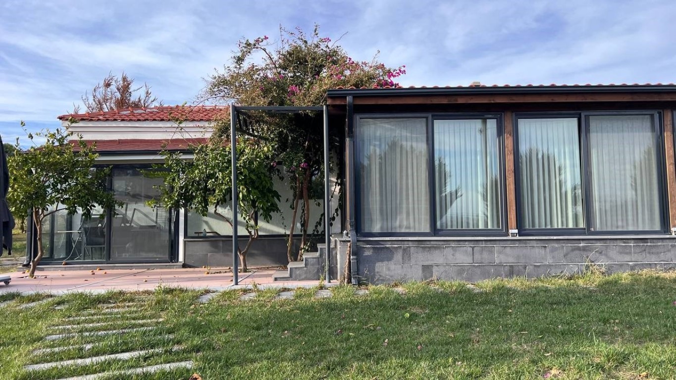 Seçil Erzan Bozcaada’da babasından kalma evini ipotek ettirdi