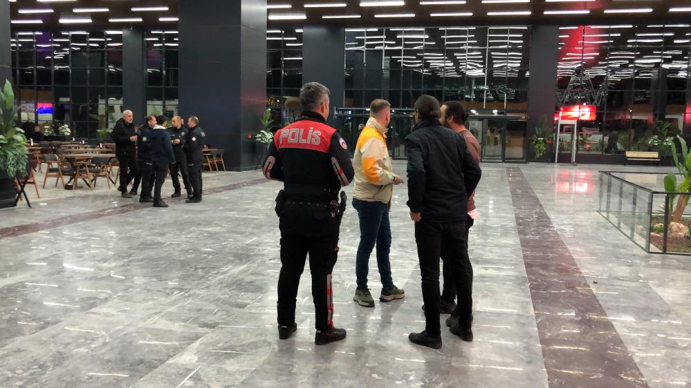 Otogar içerisinde silahlı kavga: 2 yolcu yaralı