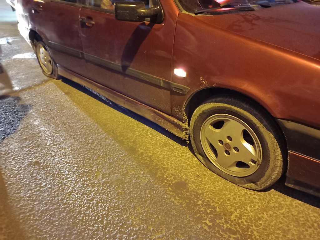 Çorlu’da maganda dehşeti: Parayı koparamayınca arabanın lastiklerini yardı