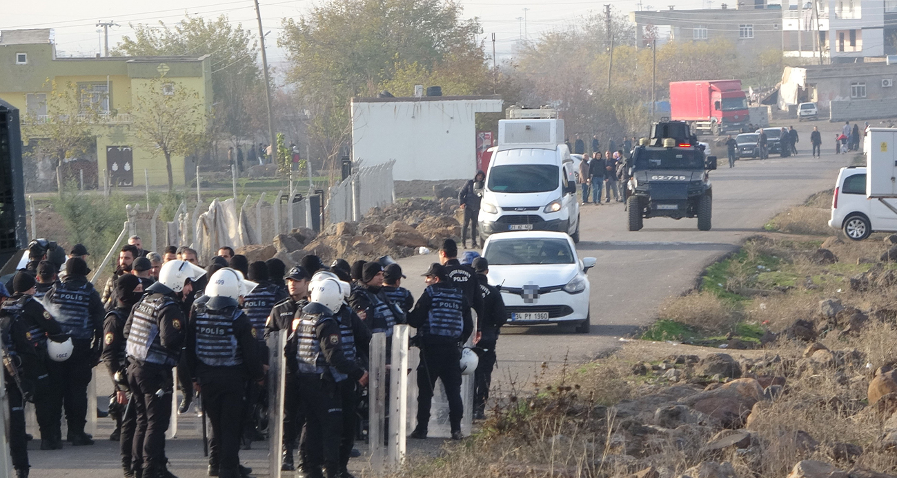 Diyarbakır’da kaleşnikoflu, sopalı kavga!