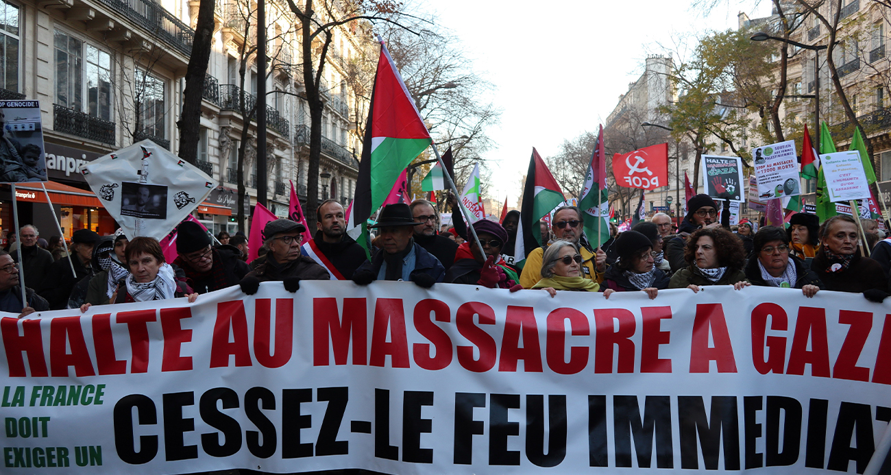 Paris’te binlerce kişi Gazze’de ateşkes için yürüdü