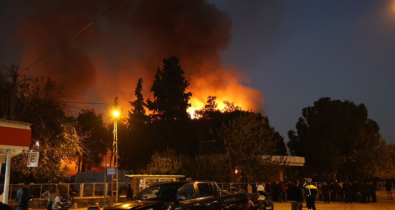 Adana’da eski devlet hastanesinde çıkan yangın kontrol altına alındı