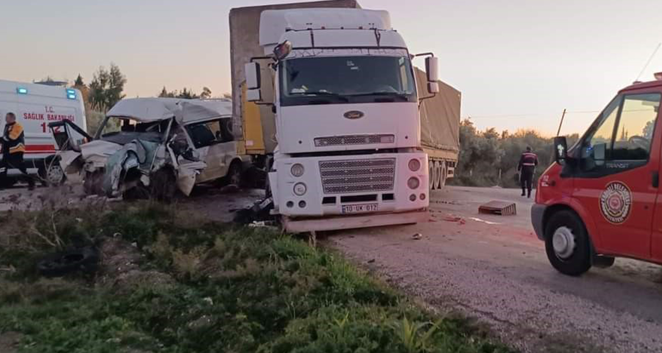 Osmaniye’de tır ile minibüs çarpıştı: 2 ölü, 2 ağır yaralı