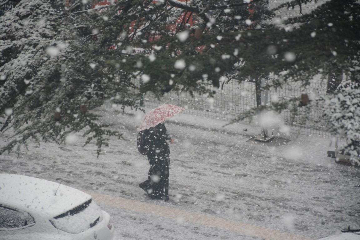Doğu illerinde yoğun kar yağışı etkili oluyor