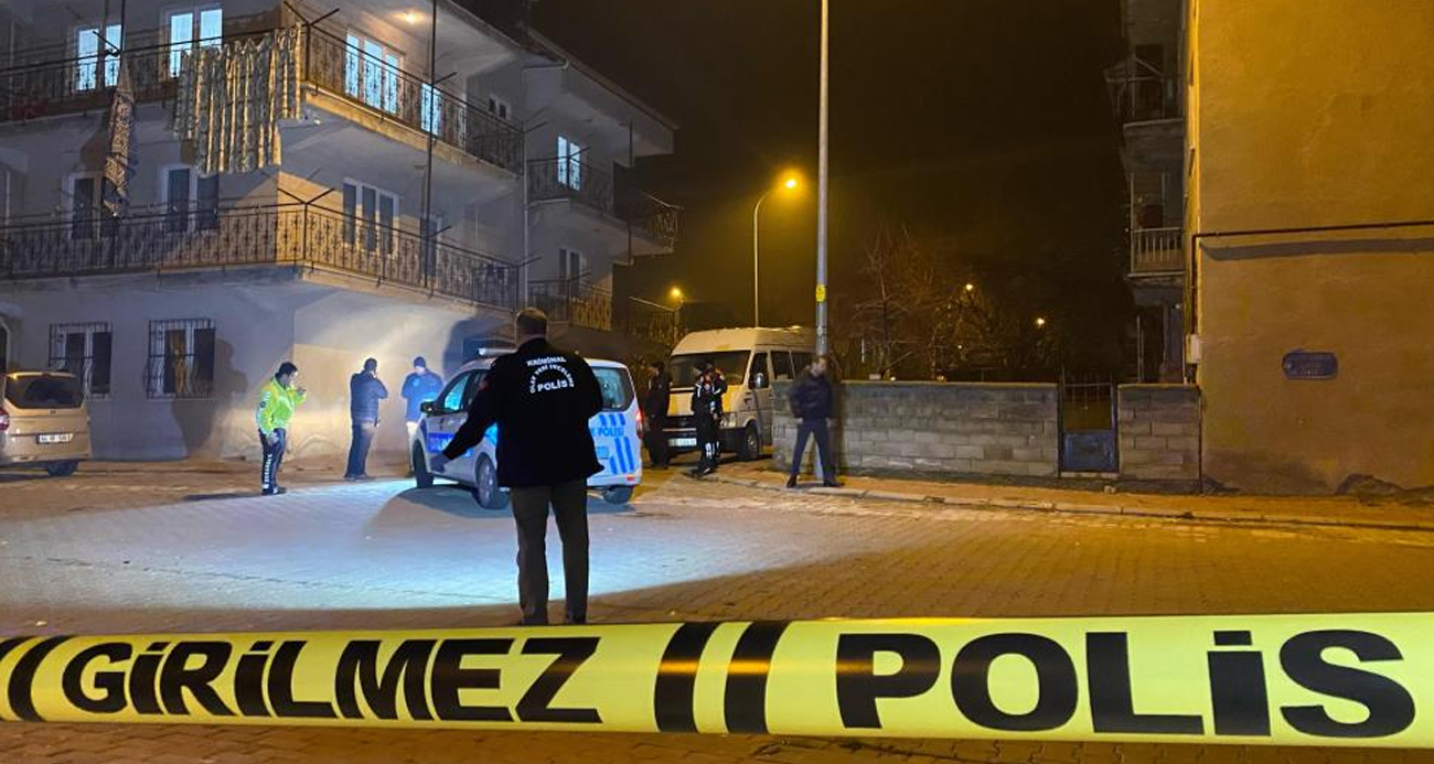 Uşak’ta “dur” ihtarına uymayan şüpheliler polis aracını yumrukladı