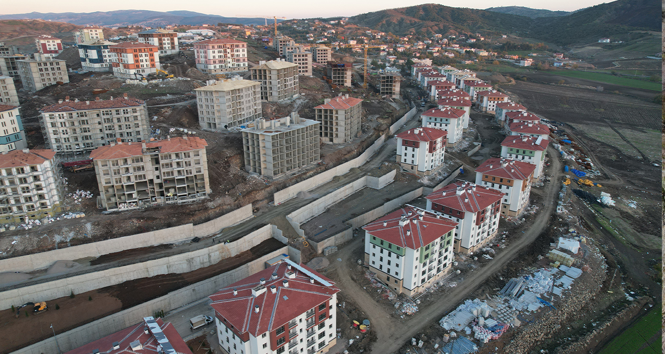 Deprem konutlarında örnek daire göz aldı