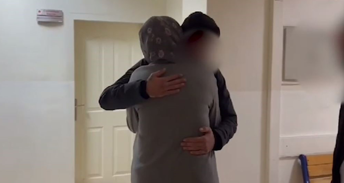 Jandarma ikna etti, terörün pençesinden kurtarıldı