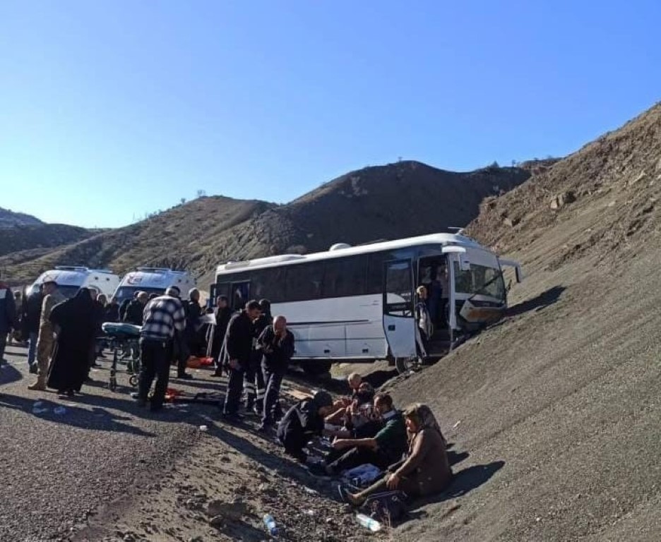 Diyarbakır’da otobüs kazası: 27 yaralı