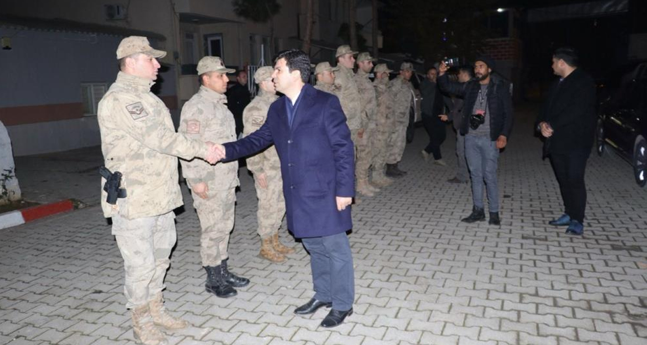 Sınır hattında görevli güvenlik güçleri unutulmadı