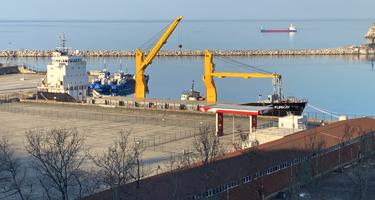 Demir yüklü gemi Zonguldak açıklarında arızalandı