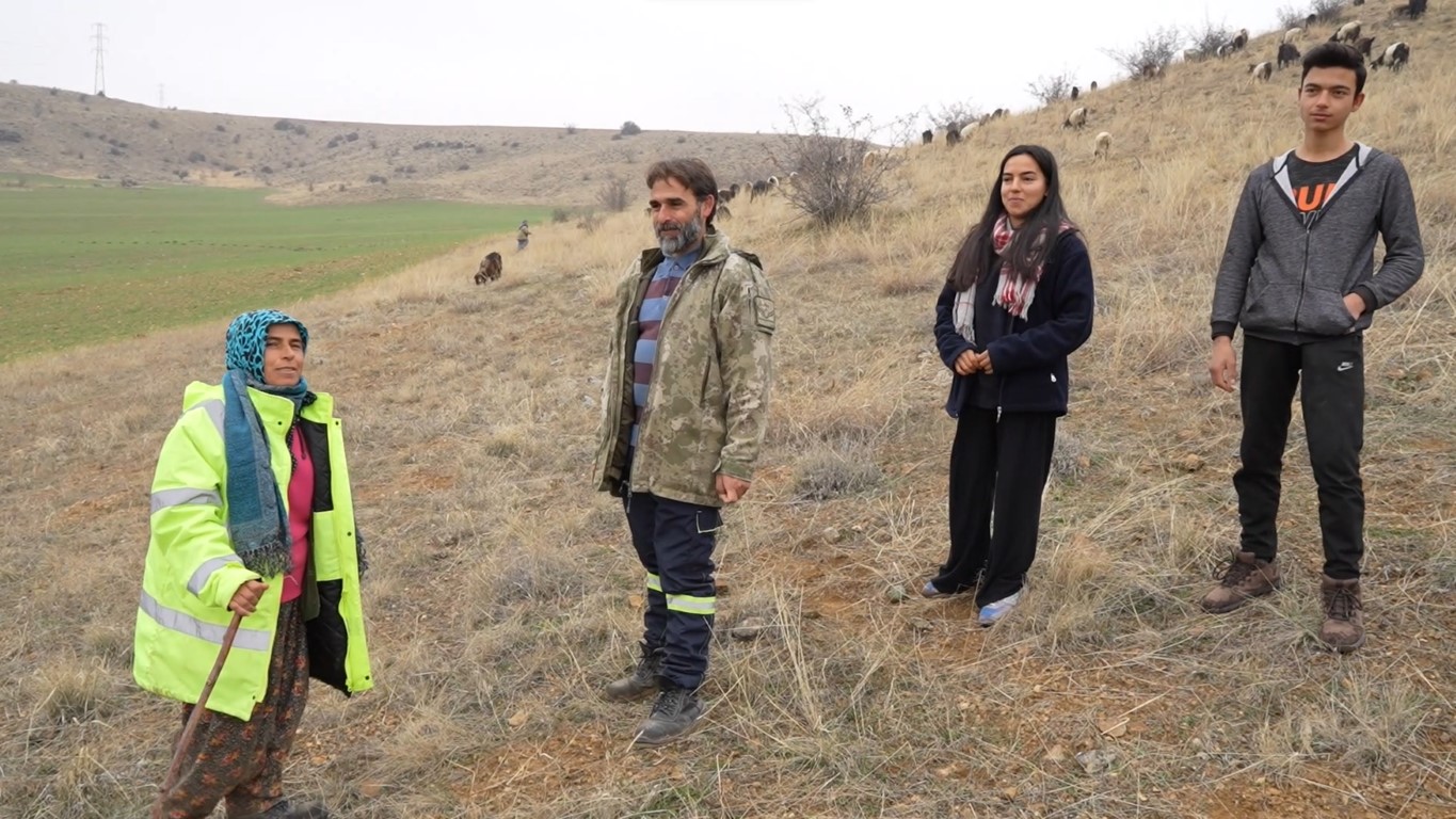 Çobanlık yapan iki üniversite mezunu Emine’nin hayali yeni yılda gerçek oldu