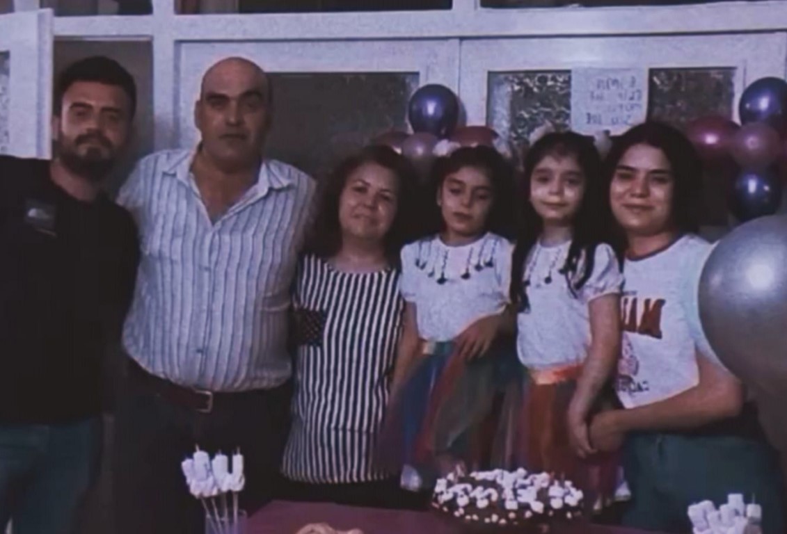 Kendilerinden geriye fotoğrafları kalan 7 kişilik aileden depremden bu yana haber alamıyorlar