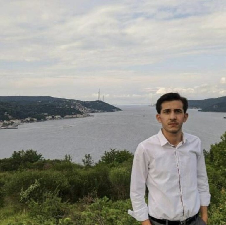 İstanbul’da akıl almaz ölümün görüntüleri ortaya çıktı: Aydınlatma direği üstüne düşen kurye hayatını kaybetmişti