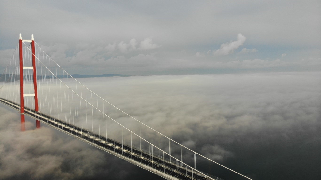 Sis içinde kalan 1915 Çanakkale Köprüsü hayran bıraktı