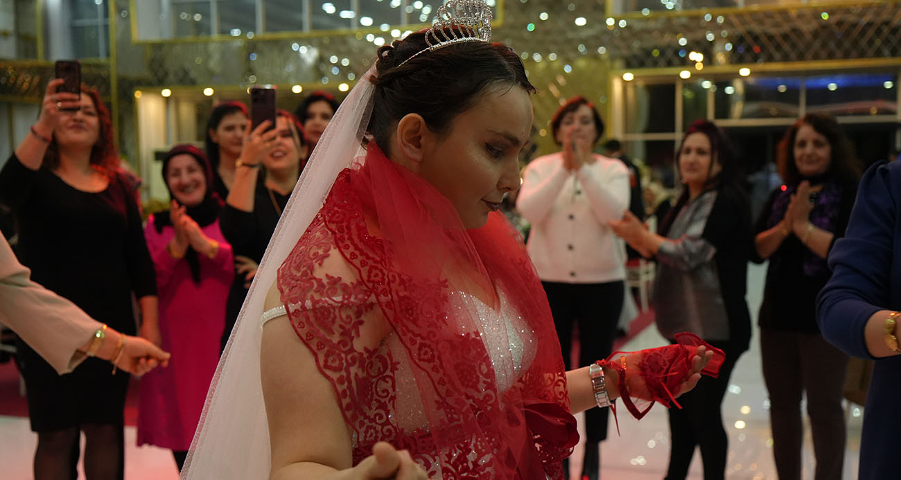 Hayali gerçek oldu: Beyaz gelinlik içinde mutlu bir gece yaşadı