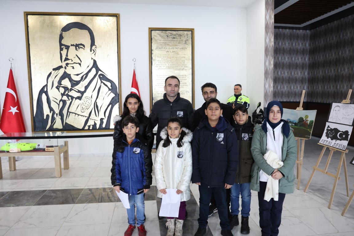 Şehit polis Fethi Sekin’in ablasıyla birlikte çizdiği resimler ortaya çıktı, büyük beğeni topladı