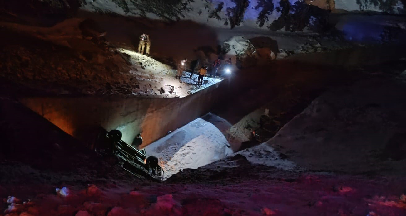 Van-Hakkari karayolunda üç araç şarampole düştü: 5 yaralı