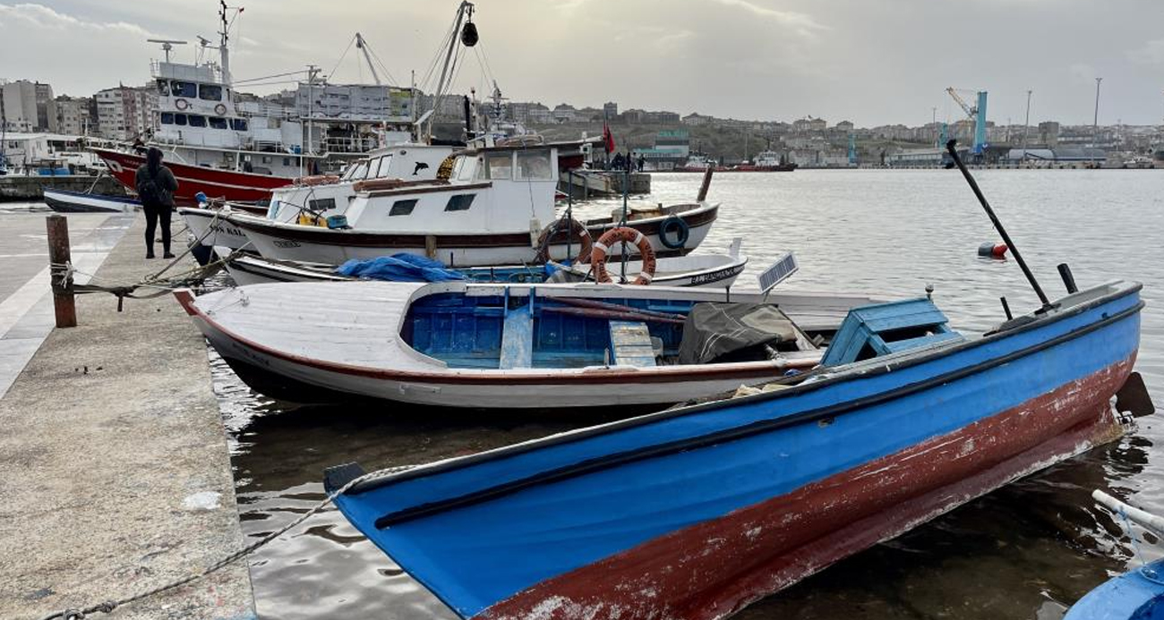 Bandırma’da şiddetli fırtına: Deniz seviyesi yarım metre yükseldi