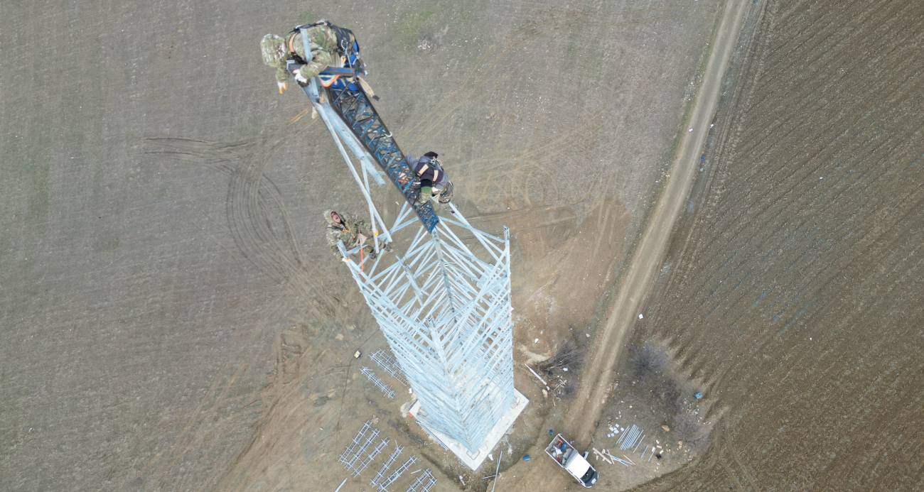 Ekmek parası için metrelerce yükseğe çıkıyorlar