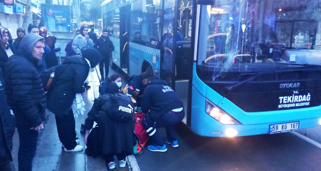 Halk otobüsünün yayaya çarptığı kaza kamerada