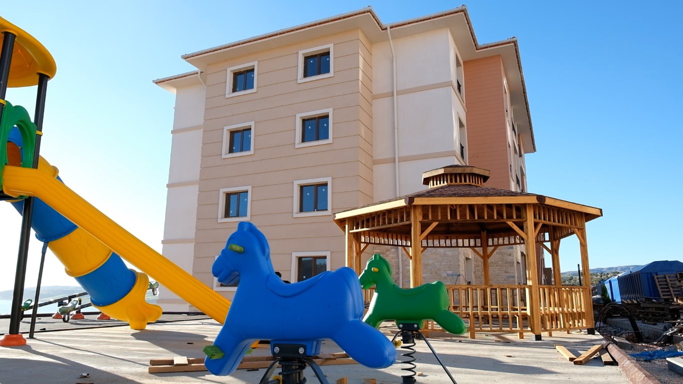 Kahramanmaraş’ta afet konutlarının sağlamlığı depremzedelerin beğenisini topladı