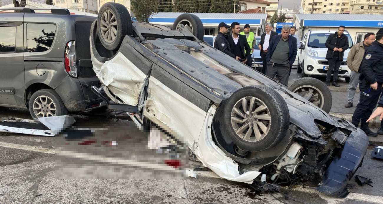 Yayaya çarpmamak için manevra yapan otomobil takla attı: 1 ölü, 2 yaralı