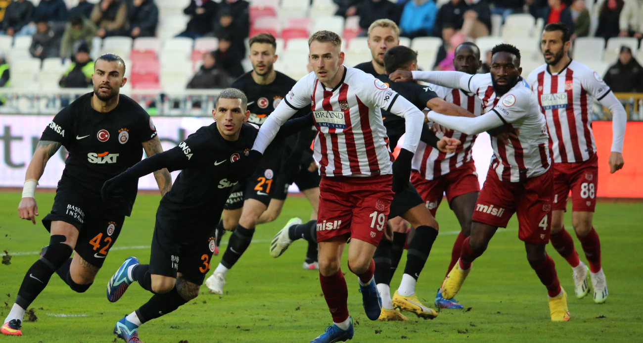 Trendyol Süper Lig: E.Y. Sivasspor: 1 - Galatasaray: 1 (Maç sonucu)