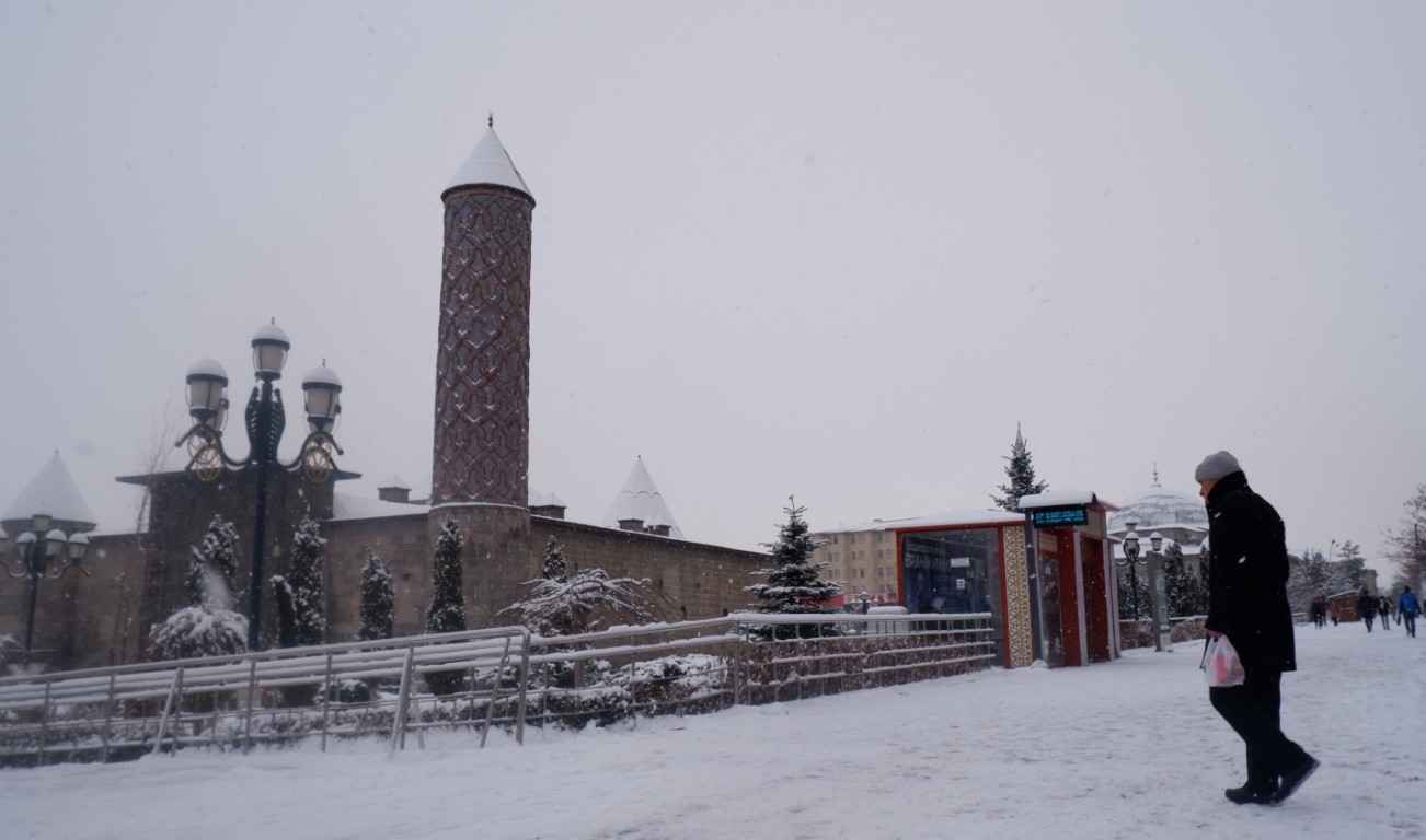 Erzurum beyaza büründü