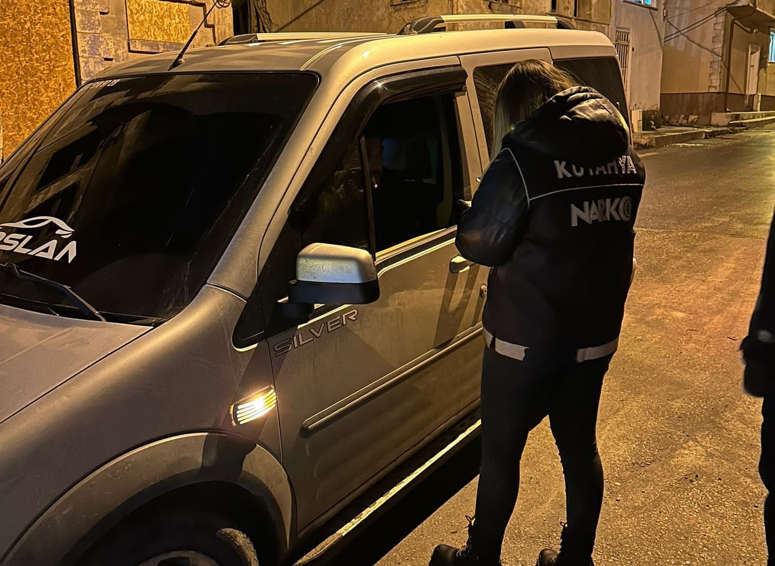Kütahya’da polisin Narkoalan Uygulamasında uyuşturucu madde ele geçirildi