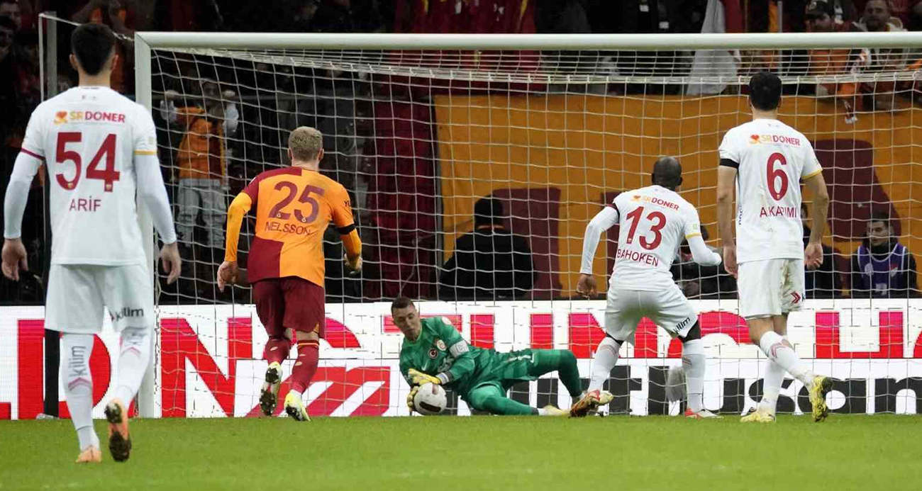 Fernando Muslera penaltı kurtardı